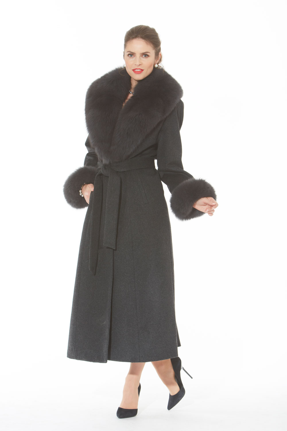 Sale > cashmere coat with fox fur collar > in stock